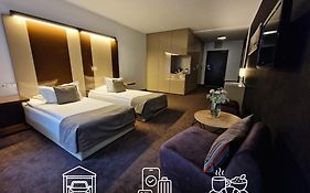 Platinum Apartments Aparthotel